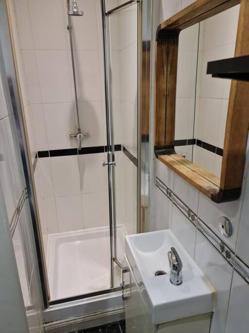 Cute One Bedroom Apartment Londyn Zewnętrze zdjęcie